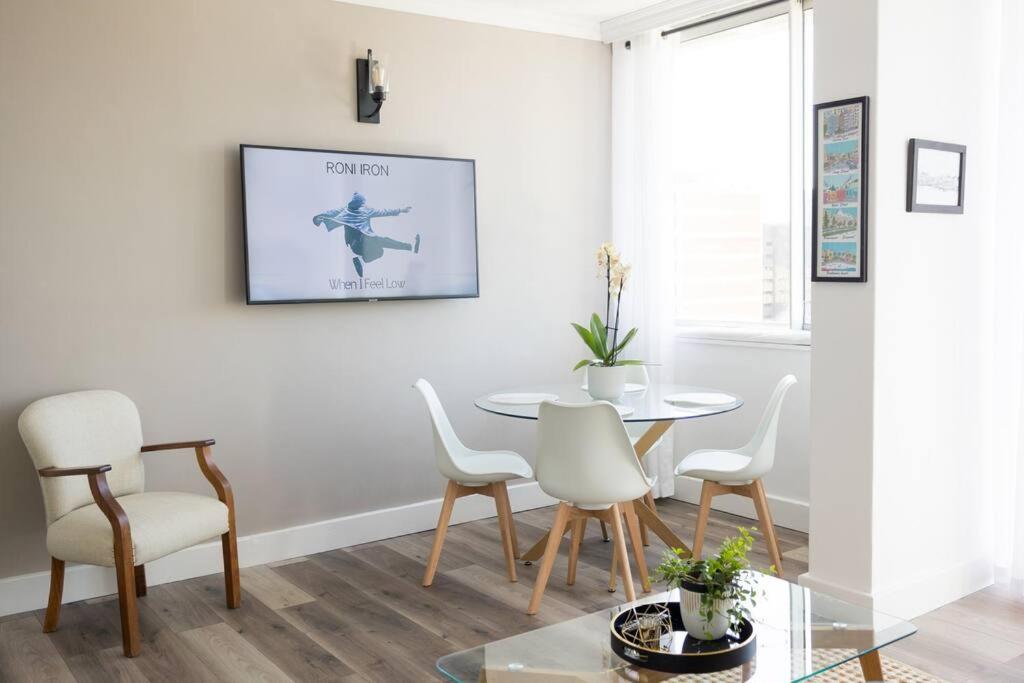Modern, Trendy And Comfortable 2 Bedroom Apartment In เคปทาวน์ ภายนอก รูปภาพ