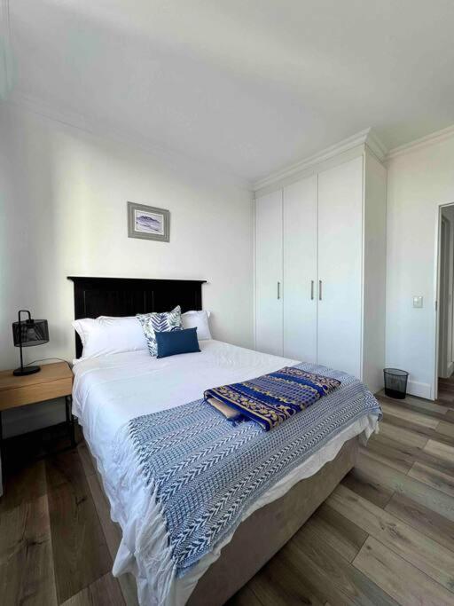 Modern, Trendy And Comfortable 2 Bedroom Apartment In เคปทาวน์ ภายนอก รูปภาพ