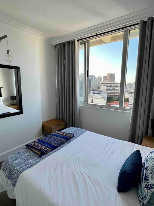 Modern, Trendy And Comfortable 2 Bedroom Apartment In เคปทาวน์ ภายนอก รูปภาพ