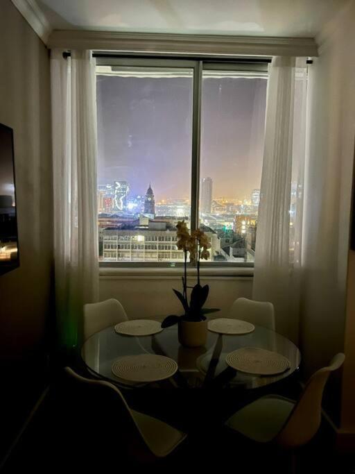 Modern, Trendy And Comfortable 2 Bedroom Apartment In เคปทาวน์ ภายนอก รูปภาพ