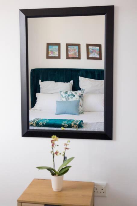 Modern, Trendy And Comfortable 2 Bedroom Apartment In เคปทาวน์ ภายนอก รูปภาพ